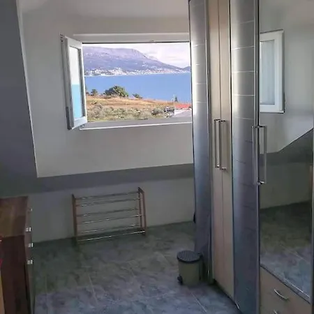 Sea View With Swimming Pool Near Apartment Split
