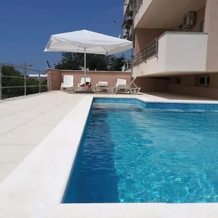 Sea View With Swimming Pool Near *